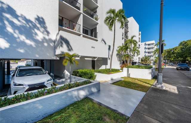 Photo of 2463 Coral Way