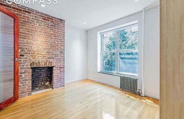 528 West 46th Street