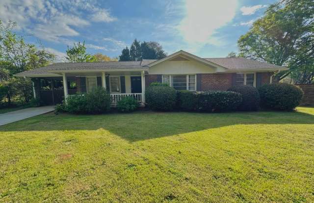 AVAILABLE NOW!! 3 bedrooms 2 bathrooms beautiful ranch in DECATUR!! - 1421 Nalley Circle, North Decatur, GA 30033