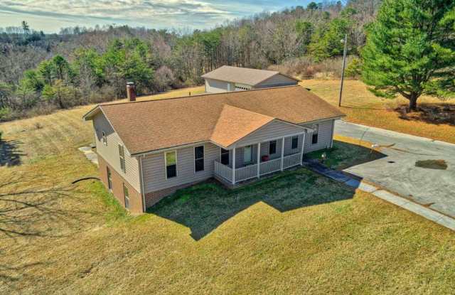 Photo of 3089 Pandapas Pond Rd