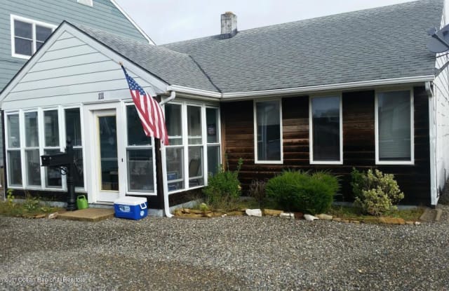 111 Philadelphia Avenue - 111 Philadelphia Avenue, Point Pleasant Beach, NJ 08742