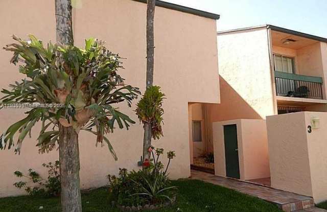 Photo of 9173 Fontainebleau Blvd