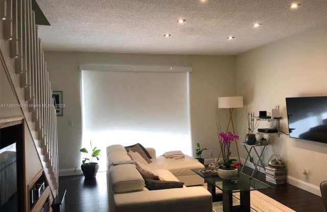3952 San Simeon Ln