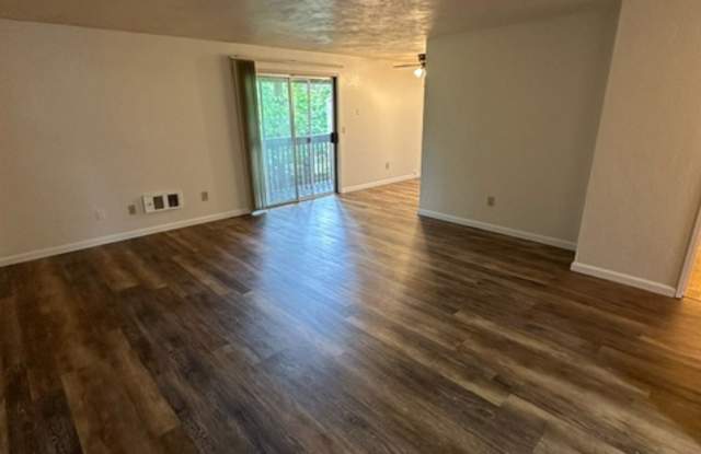 1041 Hermitage Way S #21