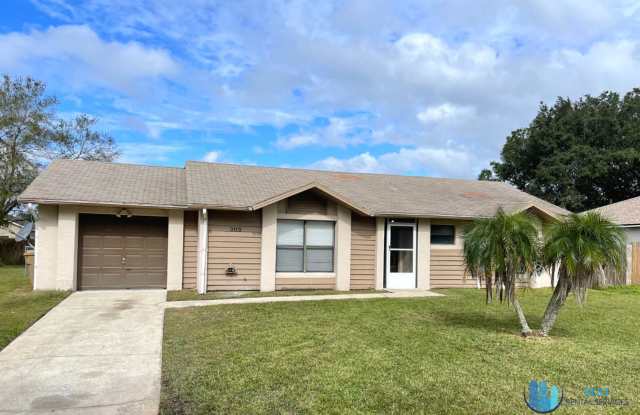 Charming 2 bedroom 2 bath with Garage home in Kissimmee! *MOVE-IN SPECIAL*