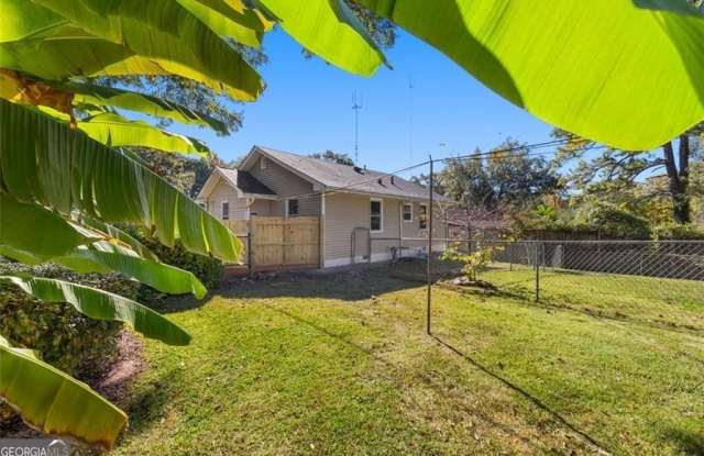 1416 Woodland Hills Drive NE