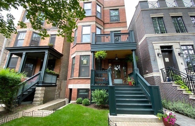 3616 N Bosworth Avenue - 3616 North Bosworth Avenue, Chicago, IL 60613