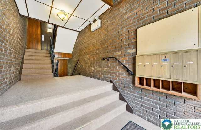 1575 Creekside Road unit: A2