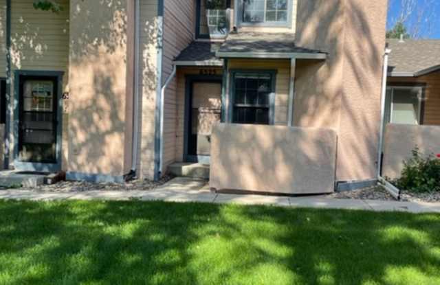 Photo of SUNDOWNER 2BD TOWNHOME w/ 1.5 CAR GARAGE