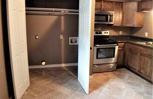 600 Rosedale Street - B