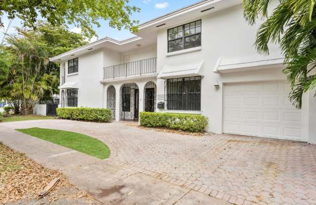 1555 Obispo Ave - 1555 Obispo Avenue, Coral Gables, FL 33155