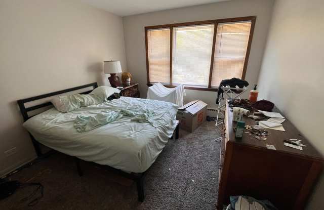 430 Callan Ave 2S