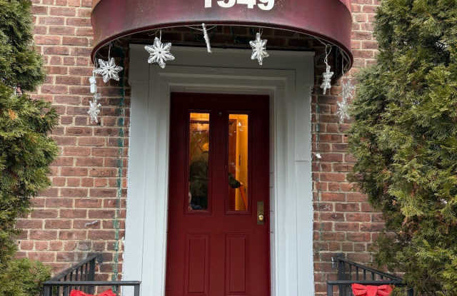 Photo of 1549 Central Park Ave