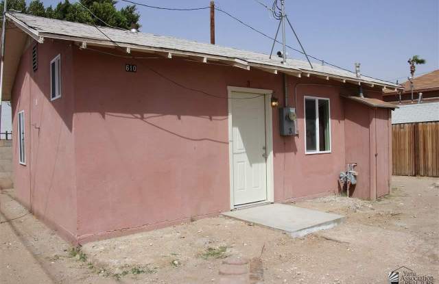 Photo of 610 S ORANGE AVE