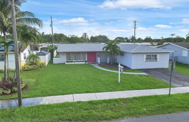 4709 Washington St - 4709 Washington Street, Hollywood, FL 33021