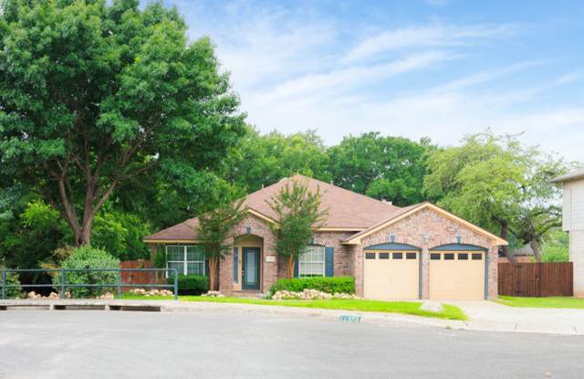 Photo of Single story Home in Northwest Area near USAA and Medical Center