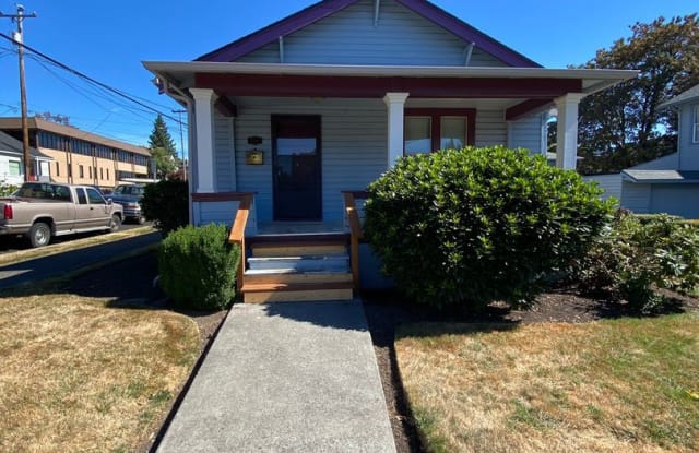 401 4th St - 401 4th Street, Oregon City, OR 97045