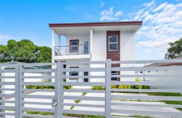 Photo of 1831 NW 67th St