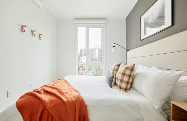 Solis Apartments