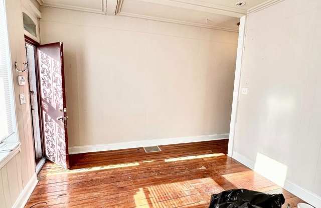 5911 MCCALLUM STREET