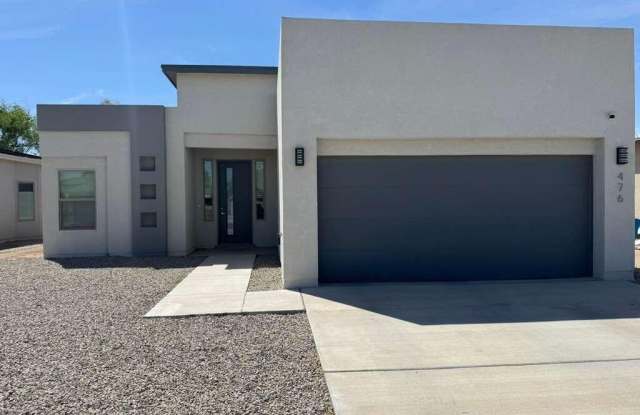 476 DESERTS Drive