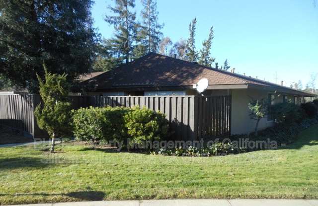 5017 Pine Tree Terrace