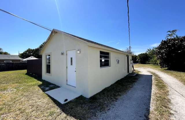 3901 Lakewood Road