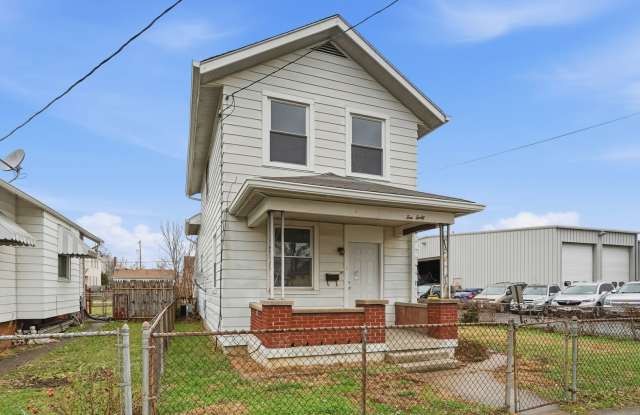 Three Bedroom Home in Hamilton!