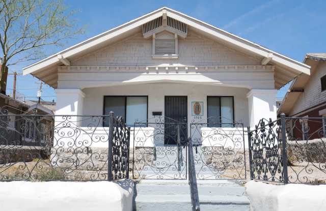 1703 East Rio Grande Avenue