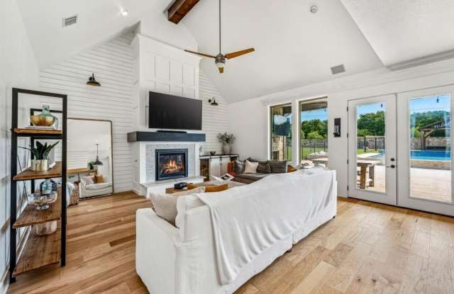 337 Paddle Boat Drive