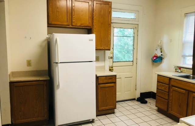 Large House w/ off-street parking  3 BATHROOMS!