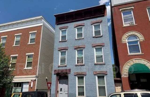 3 Hill St