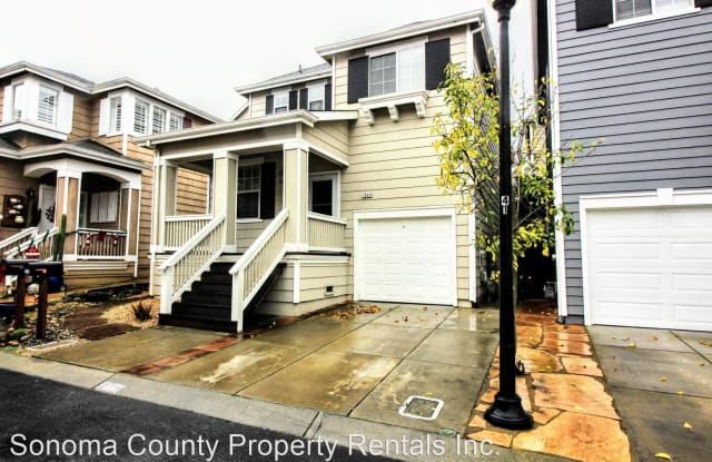 1053 Warren Drive - 1053 Warren Drive, Petaluma, CA 94952