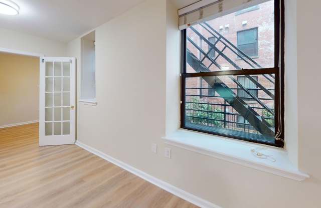 Columbia Heights Two Bedroom/One Bathroom In Amazing Location! Washer/Dryer in Unit!