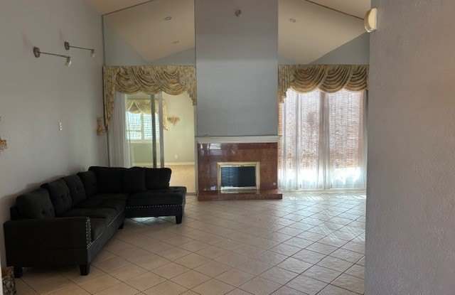 18917 Alexander Avenue