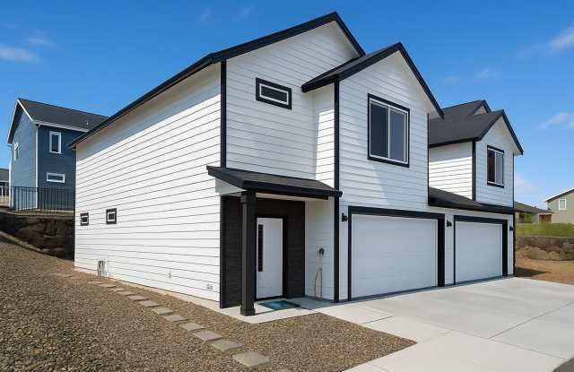 1 MONTH FREE! BRAND NEW TOWNHOME IN THE DESIRABLE SOUTHRIDGE AREA!