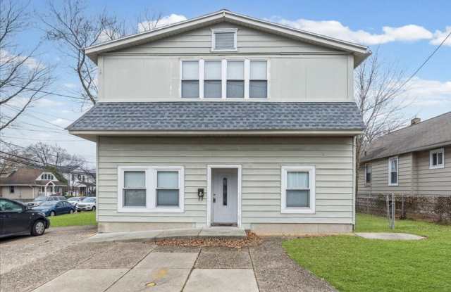 Photo of 127 East Pine Street - B