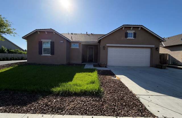 Nice home for rent in gated community in Tulare!