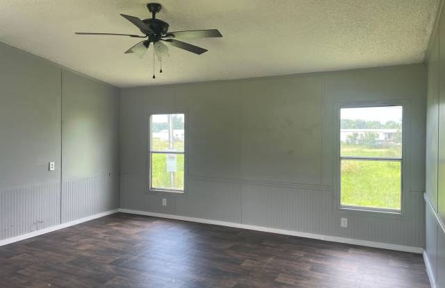 3 BR 2 Bath 1,280 sq ft singlewide mobile home on 0.88 acres in Lonoke, AR