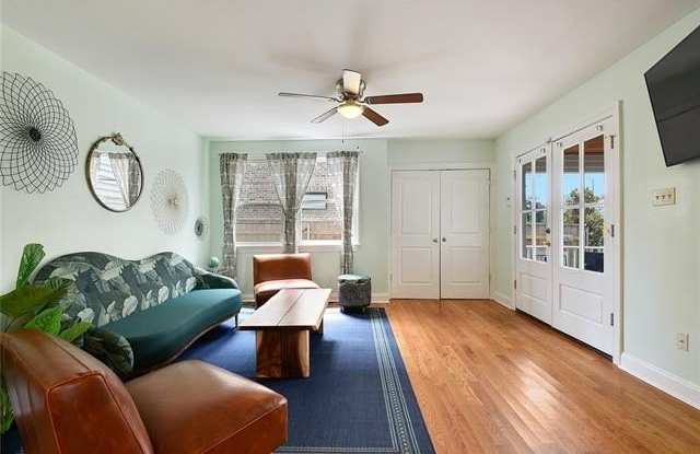 6727 LOUIS XIV Street