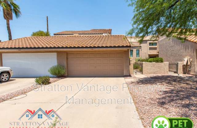 310 E Bluebell Ln