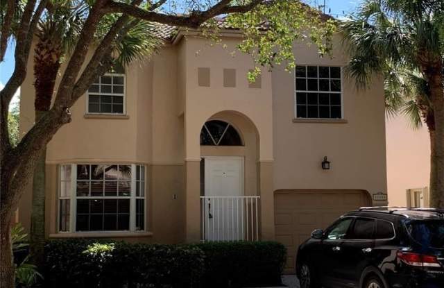 10884 NW 12th Dr # 10884
