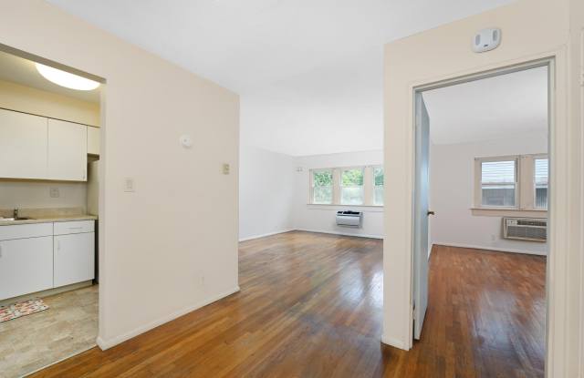 33-37 WEST 32ND ST