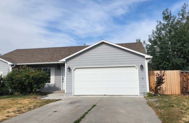 Beautiful Remodeled Single Family Home!! - 213 Hunters Way, Bozeman, MT 59718