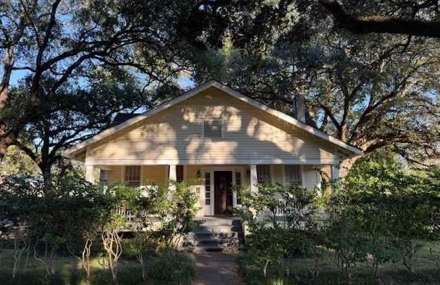 319 EDISON Street