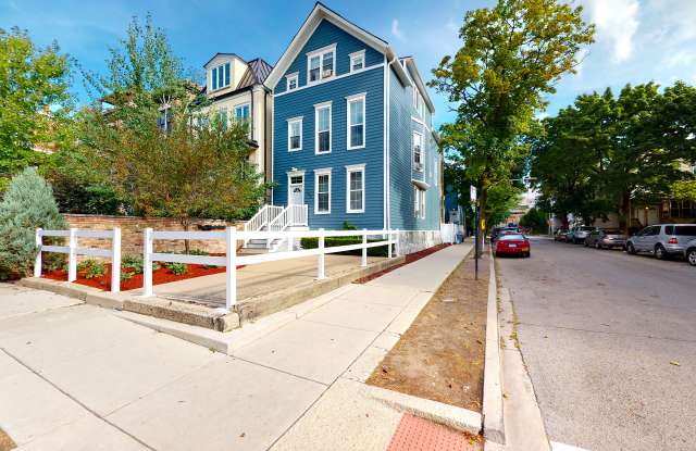 Photo of 700 W Schubert Ave