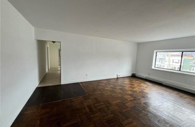 790 Warburton Avenue unit: E