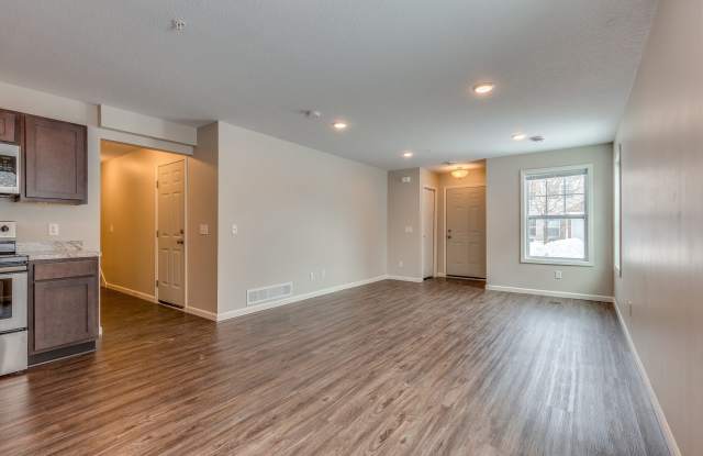 Feb rent free! Townhome for RENT 3bd 2ba 2car garage