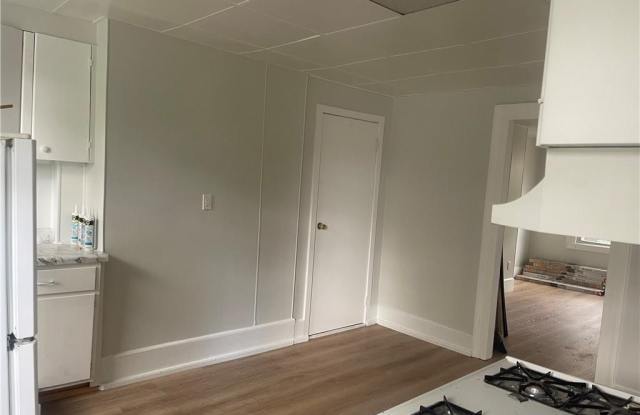 8 Mansion Street unit: 2