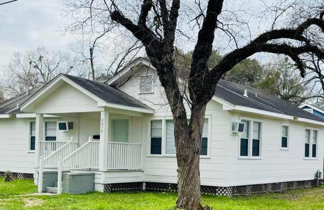 2675 N 31st Street (4 Bed/2 Bath)